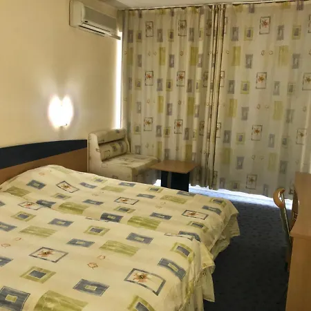 Riviera فندق رافدا