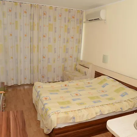 فندق Riviera رافدا